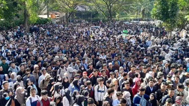 pencari kerja viral di bekasi